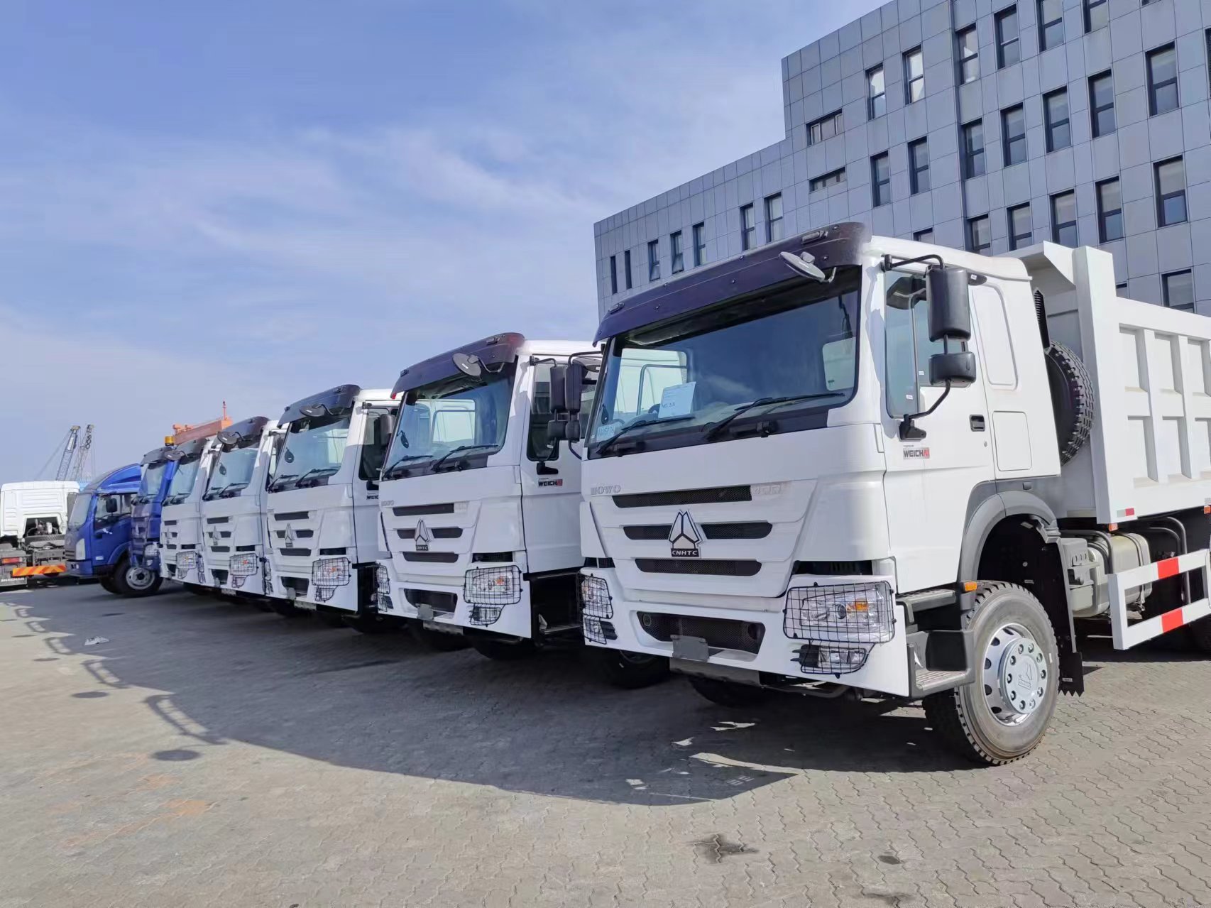 Sinotruk Howo 6*4 kippiautot ovat valmiita toimitukseen